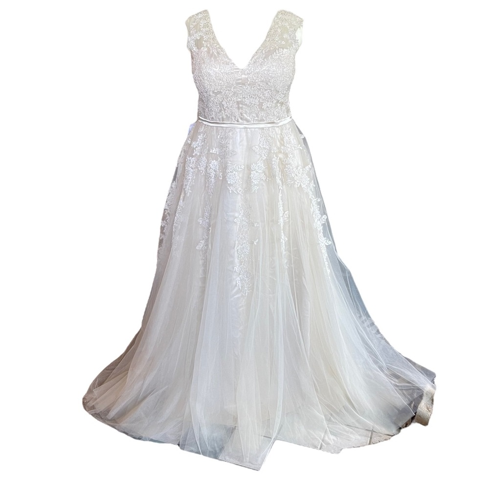 JJ's House I Wedding Dress NWT‎